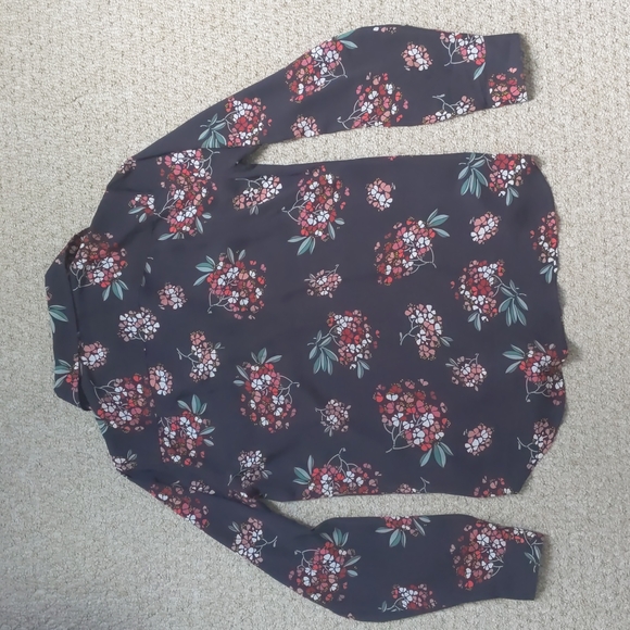 Loft Hydrangea Utility Shirt, XD - Picture 5 of 7